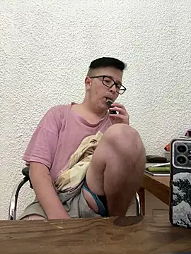 bisexualboy05 online show from September 25, 2025, 8:26 pm