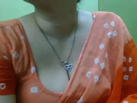 Snapshot of LOVERIAKOL chatting on May 9, 2026, 6:33 pm LOVERIAKOL online show from May 9, 2026, 6:33 pm