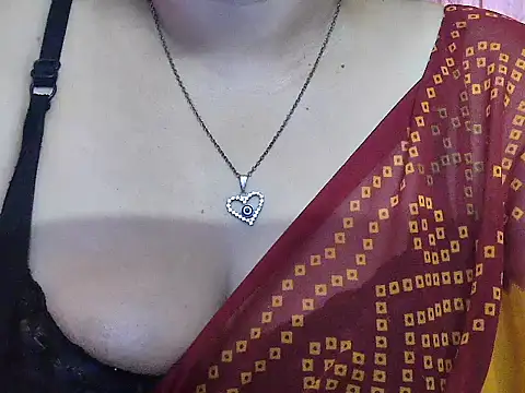 Snapshot of LOVERIAKOL chatting on May 17, 2026, 10:26 am LOVERIAKOL online show from May 17, 2026, 10:26 am