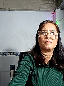 Snapshot of phnz chatting on February 4, 2026, 3:45 am phnz online show from February 4, 2026, 3:45 am