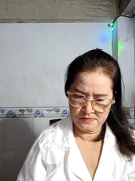 phnz online show from November 4, 2025, 8:29 am