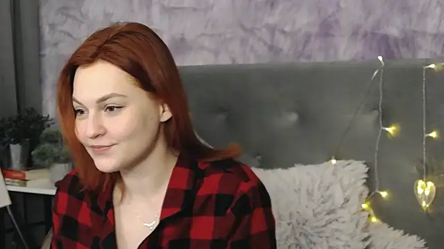 Snapshot of DemiLeaf chatting on February 20, 2025, 3:41 pm DemiLeaf online show from February 20, 2025, 3:41 pm