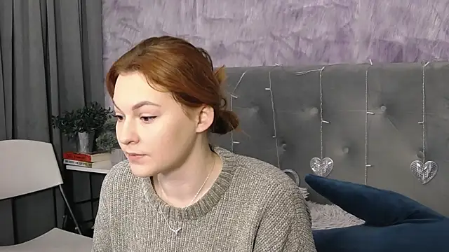 Snapshot of DemiLeaf chatting on February 12, 2025, 9:31 am DemiLeaf online show from February 12, 2025, 9:31 am