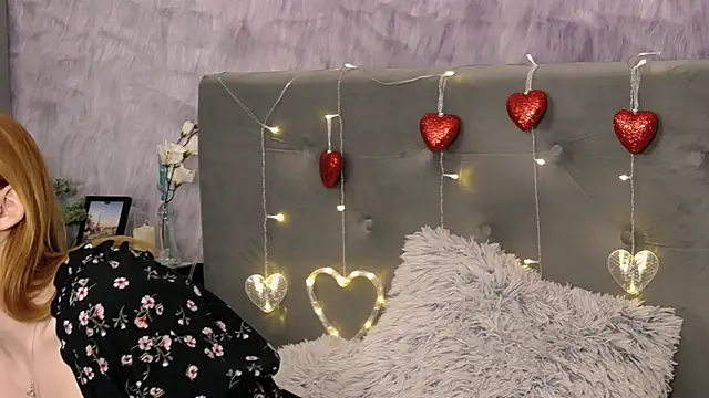 Snapshot of DemiLeaf chatting on February 14, 2025, 12:57 pm DemiLeaf online show from February 14, 2025, 12:57 pm