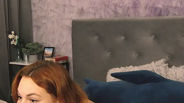 Snapshot of DemiLeaf chatting on February 2, 2025, 3:07 pm DemiLeaf online show from February 2, 2025, 3:07 pm