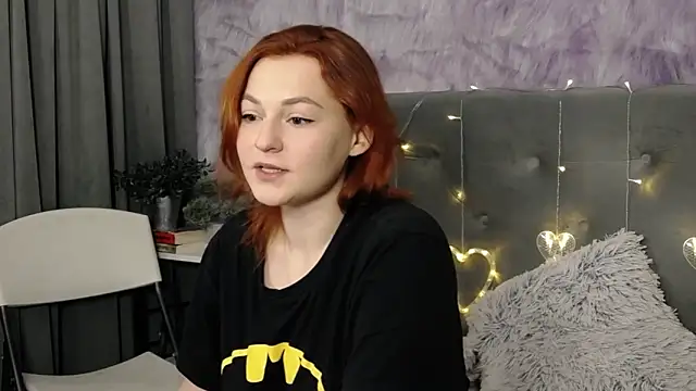 Snapshot of DemiLeaf chatting on February 22, 2025, 8:50 am DemiLeaf online show from February 22, 2025, 8:50 am