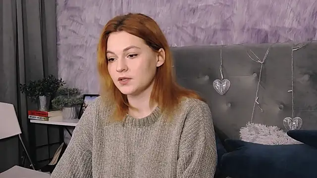 Snapshot of DemiLeaf chatting on February 9, 2025, 1:35 pm DemiLeaf online show from February 9, 2025, 1:35 pm