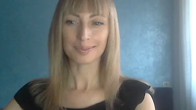 Snapshot of EffectMaya chatting on March 21, 2025, 1:56 pm EffectMaya online show from March 21, 2025, 1:56 pm