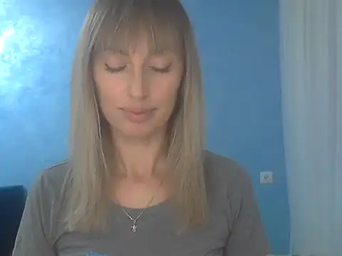 Snapshot of EffectMaya chatting on November 21, 2025, 6:29 pm EffectMaya online show from November 21, 2025, 6:29 pm