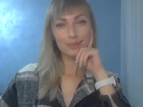 Snapshot of EffectMaya chatting on October 22, 2025, 7:13 pm EffectMaya online show from October 22, 2025, 7:13 pm