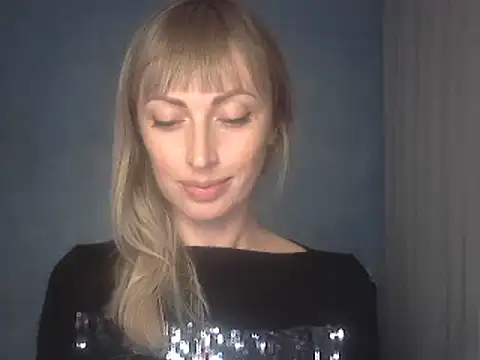 Snapshot of EffectMaya chatting on October 20, 2025, 4:51 pm EffectMaya online show from October 20, 2025, 4:51 pm