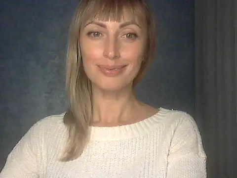 Snapshot of EffectMaya chatting on October 21, 2025, 3:55 pm EffectMaya online show from October 21, 2025, 3:55 pm