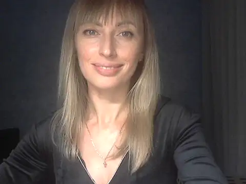 Snapshot of EffectMaya chatting on November 23, 2025, 7:02 pm EffectMaya online show from November 23, 2025, 7:02 pm