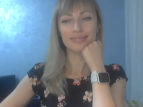 Snapshot of EffectMaya chatting on November 24, 2025, 4:18 pm EffectMaya online show from November 24, 2025, 4:18 pm