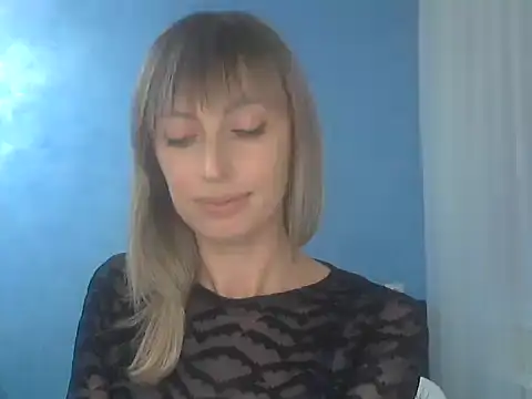 Snapshot of EffectMaya chatting on September 30, 2025, 5:30 pm EffectMaya online show from September 30, 2025, 5:30 pm