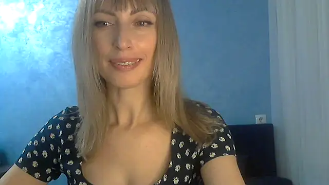 Snapshot of EffectMaya chatting on February 15, 2025, 5:28 pm EffectMaya online show from February 15, 2025, 5:28 pm