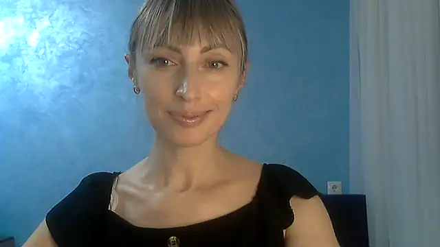 Snapshot of EffectMaya chatting on February 18, 2025, 3:52 pm EffectMaya online show from February 18, 2025, 3:52 pm