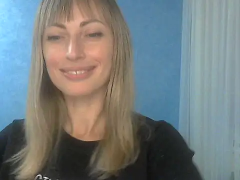 Snapshot of EffectMaya chatting on November 3, 2025, 3:15 pm EffectMaya online show from November 3, 2025, 3:15 pm