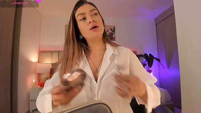 Snapshot of Victoria_romanox chatting on October 13, 2025, 4:19 pm Victoria romanox online show from October 13, 2025, 4:19 pm