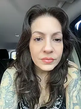 Snapshot of BeautifulMesss chatting on April 24, 2026, 4:09 pm BeautifulMesss online show from April 24, 2026, 4:09 pm