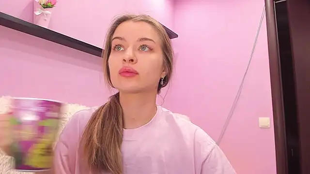 Snapshot of MalloryWest chatting on March 21, 2026, 4:00 pm MalloryWest online show from March 21, 2026, 4:00 pm