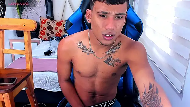 Snapshot of Backsex_boy chatting on March 20, 2025, 3:47 pm Backsex boy online show from March 20, 2025, 3:47 pm