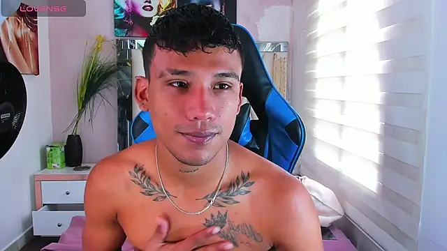 Snapshot of Backsex_boy chatting on March 11, 2025, 3:34 pm Backsex boy online show from March 11, 2025, 3:34 pm