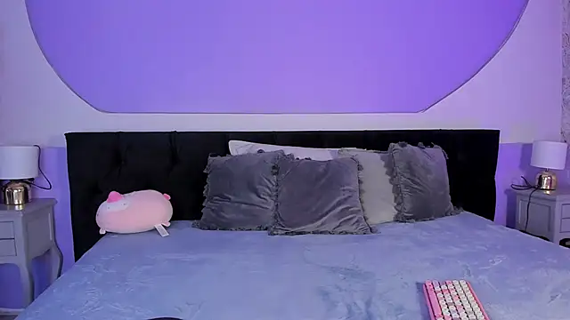 Julieta Cortes   online show from October 15, 2025, 12:02 pm