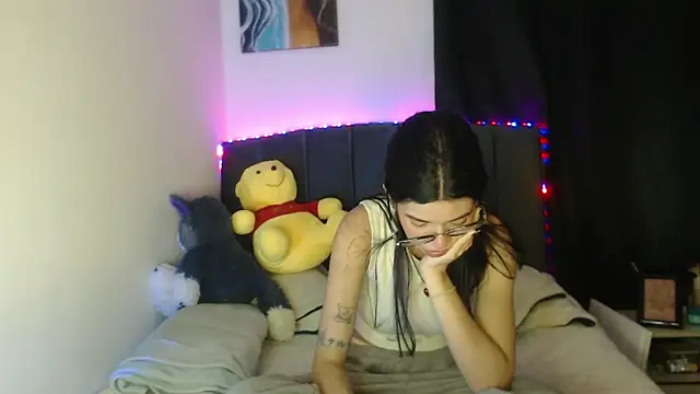 ily bea online show from April 28, 2026, 1:59 am