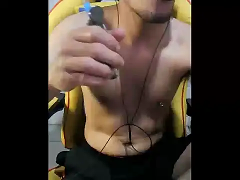 Snapshot of cloudyth1994 chatting on February 5, 2025, 6:37 pm cloudyth1994 online show from February 5, 2025, 6:37 pm