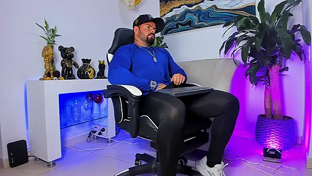 Snapshot of Johnnygrayson1 chatting on January 16, 2026, 12:25 am Johnnygrayson1 online show from January 16, 2026, 12:25 am