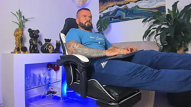 Snapshot of Johnnygrayson1 chatting on February 20, 2026, 11:17 pm Johnnygrayson1 online show from February 20, 2026, 11:17 pm