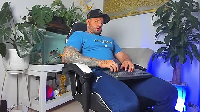 Snapshot of Johnnygrayson1 chatting on February 26, 2026, 12:10 am Johnnygrayson1 online show from February 26, 2026, 12:10 am