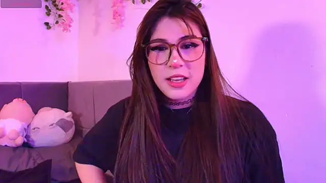 Snapshot of Yuri_Stars chatting on February 8, 2026, 6:11 am Yuri Stars online show from February 8, 2026, 6:11 am