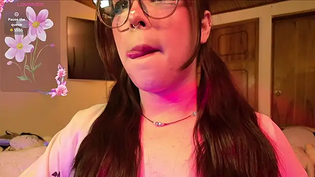 Yuri Stars online show from March 27, 2026, 6:44 am