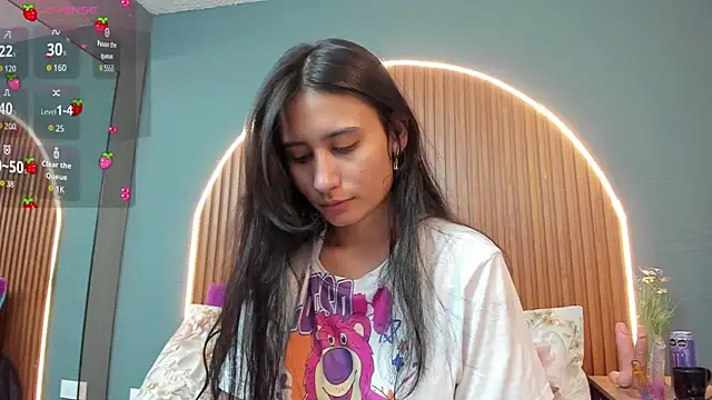 Snapshot of NayeCloud chatting on September 19, 2025, 3:43 am NayeCloud online show from September 19, 2025, 3:43 am