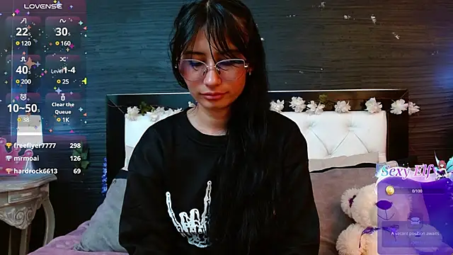 Snapshot of NayeCloud chatting on March 13, 2025, 9:54 am NayeCloud online show from March 13, 2025, 9:54 am