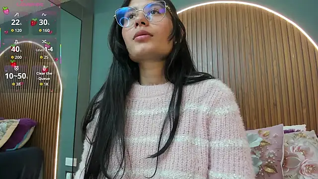 Snapshot of NayeCloud chatting on October 4, 2025, 12:56 am NayeCloud online show from October 4, 2025, 12:56 am