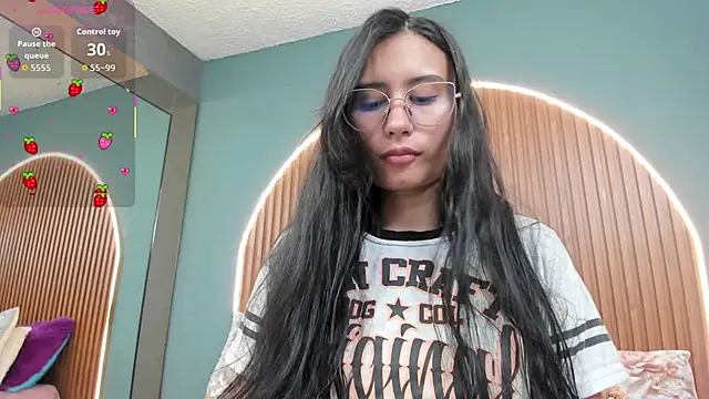 Snapshot of NayeCloud chatting on October 19, 2025, 3:42 am NayeCloud online show from October 19, 2025, 3:42 am