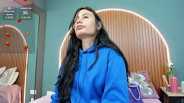 Snapshot of NayeCloud chatting on November 5, 2025, 3:31 am NayeCloud online show from November 5, 2025, 3:31 am