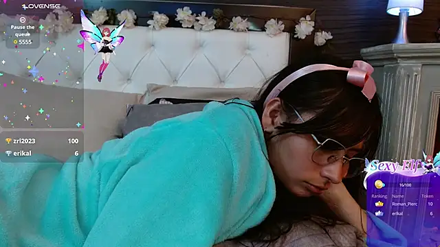 Snapshot of NayeCloud chatting on March 20, 2025, 6:52 am NayeCloud online show from March 20, 2025, 6:52 am