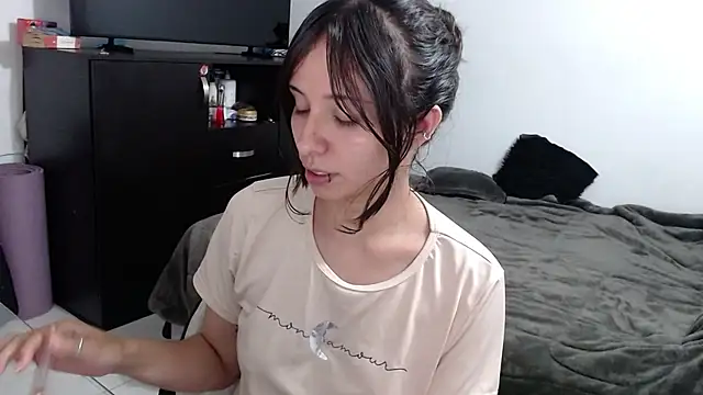 alice live1 online show from October 10, 2025, 2:12 am