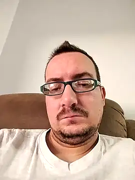 Snapshot of poly0086 chatting on December 6, 2024, 5:06 pm poly0086 online show from December 6, 2024, 5:06 pm