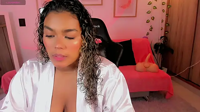 Snapshot of aleja_montiel__ chatting on April 16, 2026, 12:50 pm aleja montiel online show from April 16, 2026, 12:50 pm
