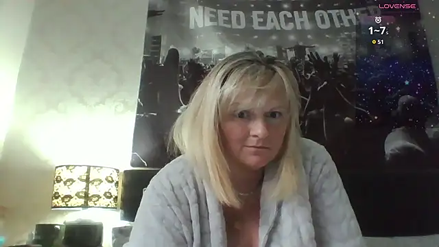 chloefeel online show from June 16, 2026, 7:03 pm