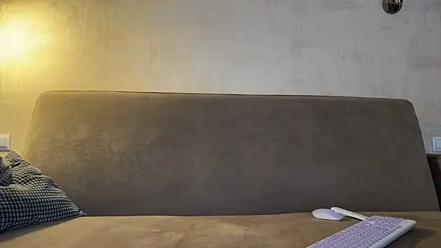 Snapshot of weshycouple chatting on February 19, 2026, 7:11 pm weshycouple online show from February 19, 2026, 7:11 pm