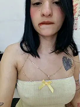 Snapshot of Calypso226 chatting on April 15, 2026, 10:21 pm Calypso226 online show from April 15, 2026, 10:21 pm