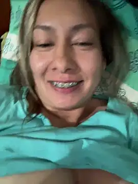 xLadyScarlettx online show from February 15, 2025, 1:21 am