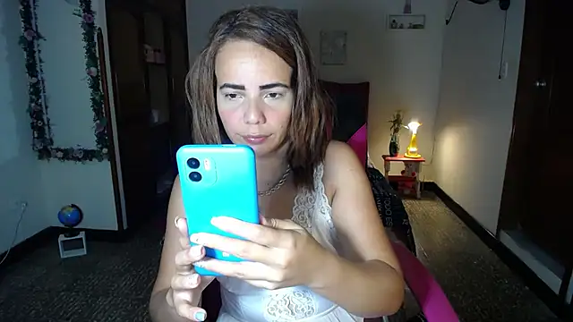 Snapshot of danielle_rose_1 chatting on February 16, 2025, 8:22 pm danielle rose 1 online show from February 16, 2025, 8:22 pm