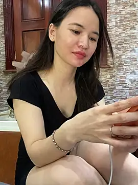Snapshot of LiLi-Kirix99 chatting on June 14, 2026, 2:24 am LiLi-Kirix99 online show from June 14, 2026, 2:24 am